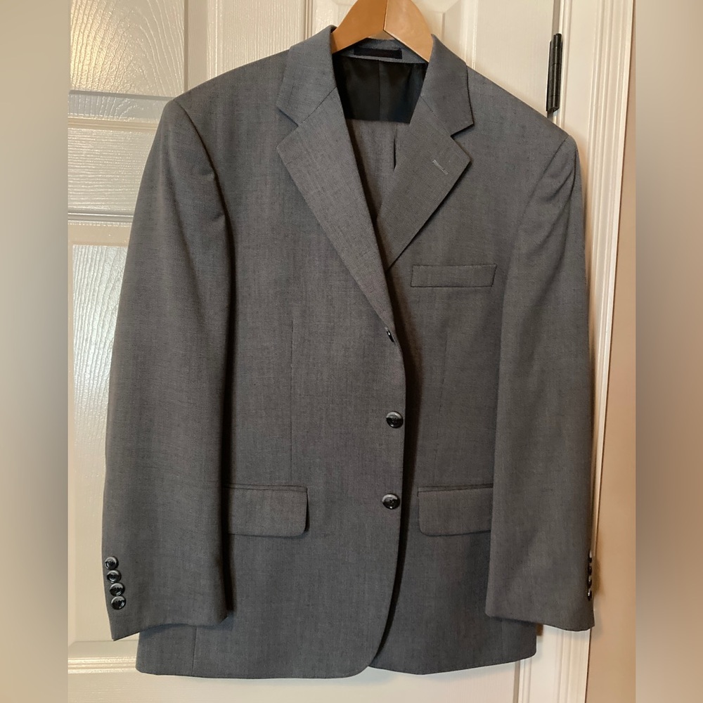 Kilnurne & Finch Grey Suit.